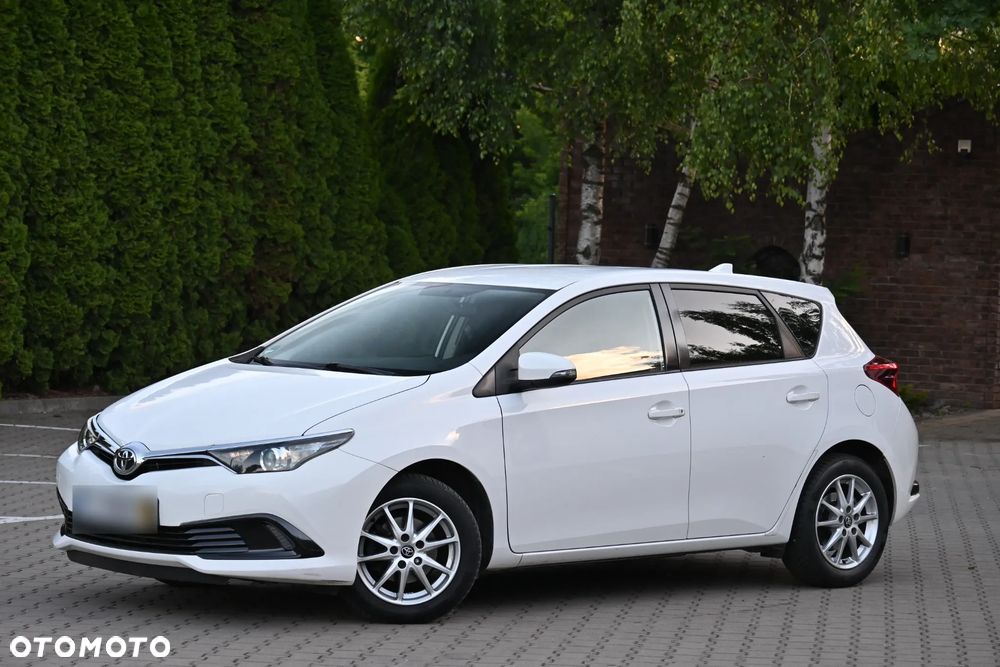 Toyota Auris 1.33 VVT-i Premium + - 3