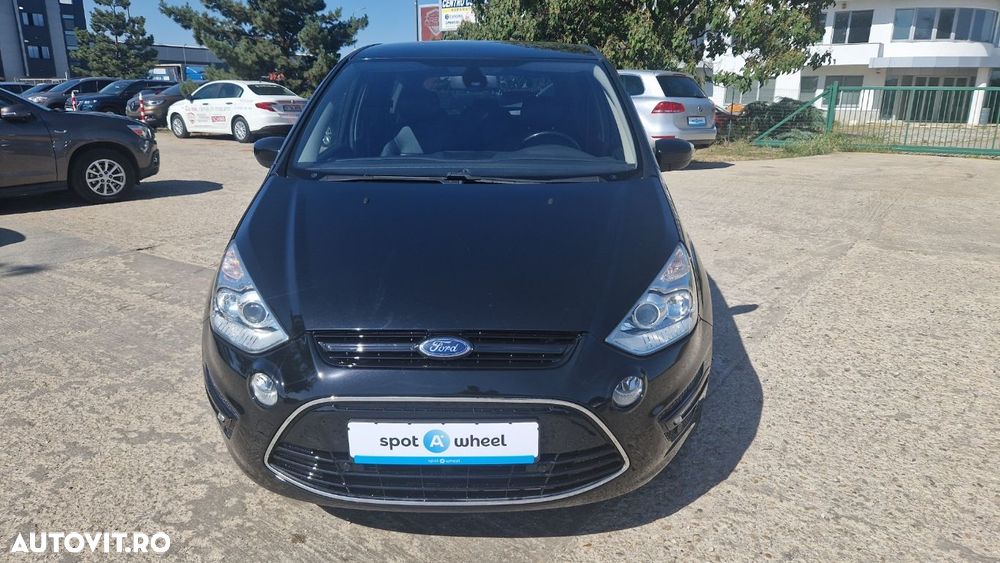 Ford S-Max - 12