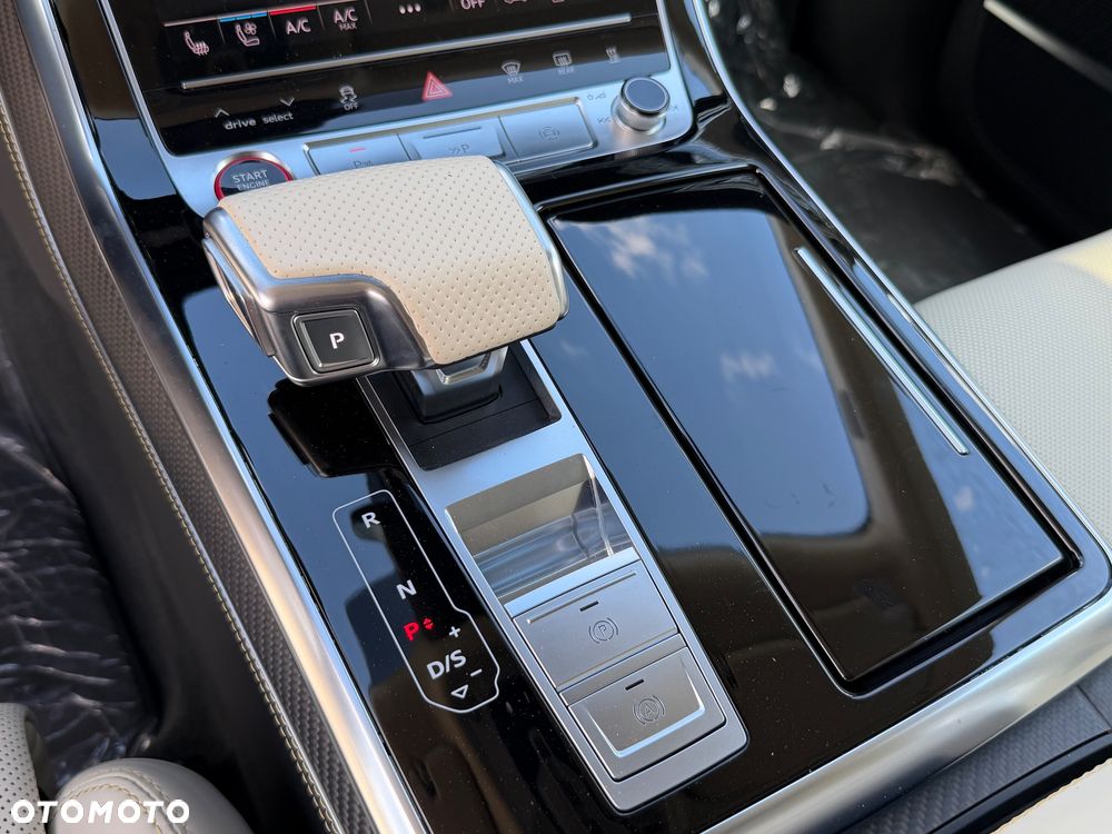Audi RS Q8 TFSI quattro tiptronic - 24