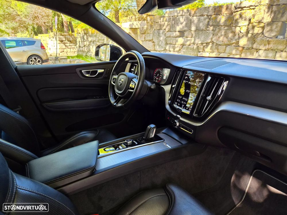Volvo XC 60 2.0 T6 PHEV R-Design AWD - 21