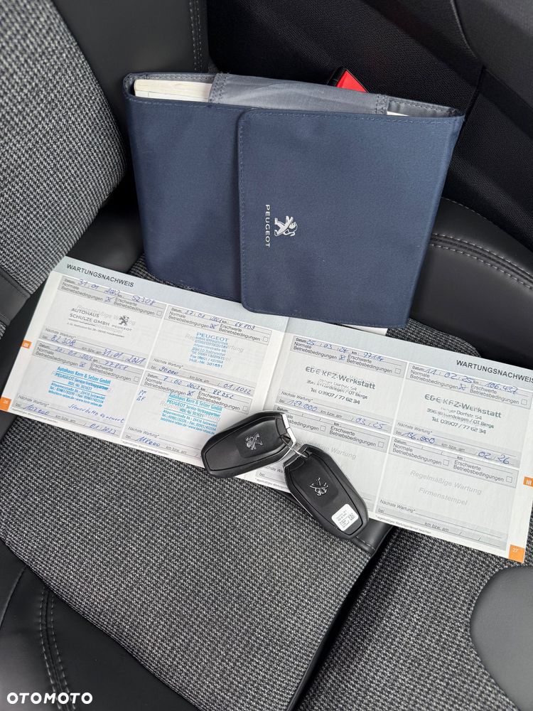 Peugeot 3008 THP 165 EAT6 Stop & Start Allure - 23