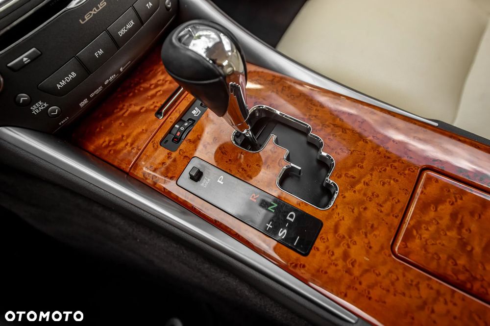 Lexus IS 250 Executive Line - 38