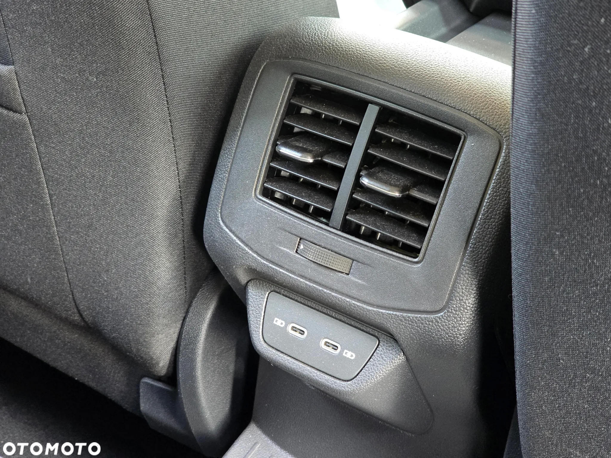 Volkswagen T-Roc 1.5 TSI Style DSG - 28