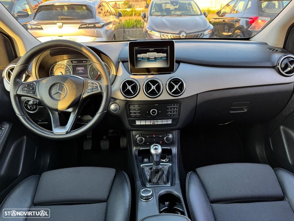Mercedes-Benz B 180 d Urban - 11
