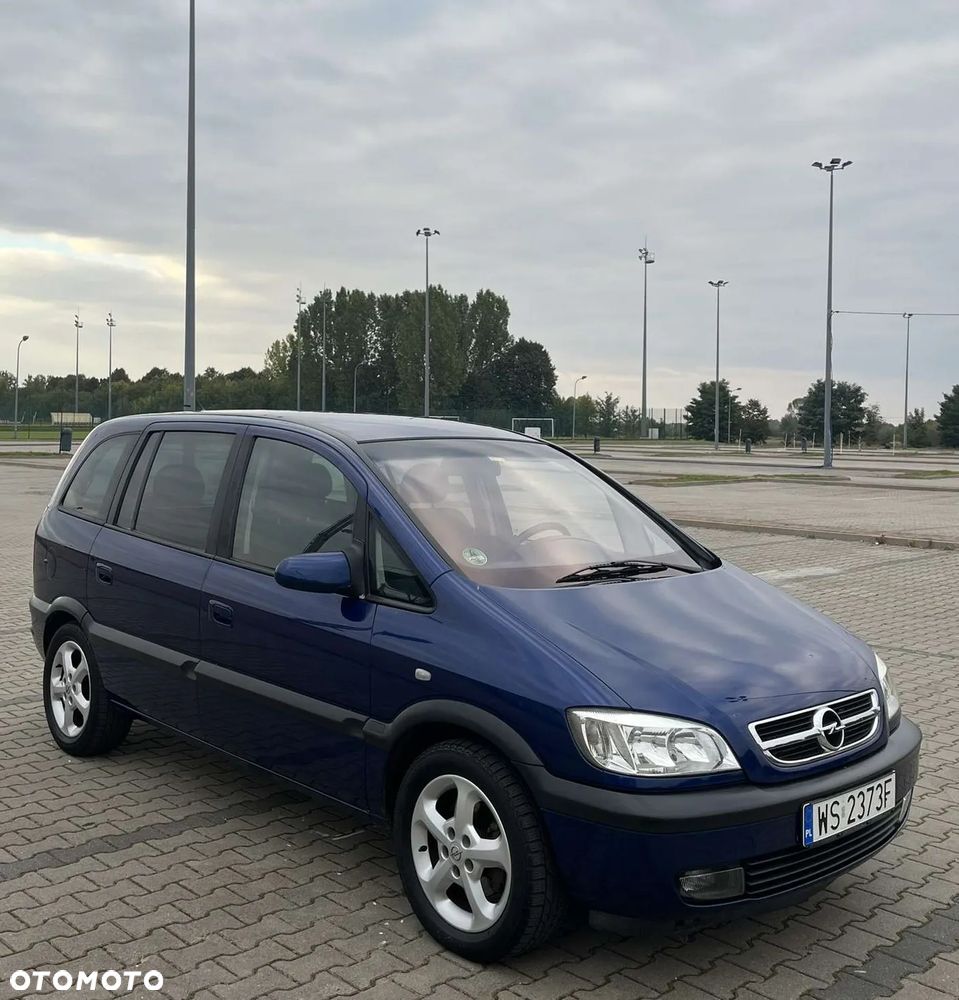 Opel Zafira 1.8 16V Elegance - 2