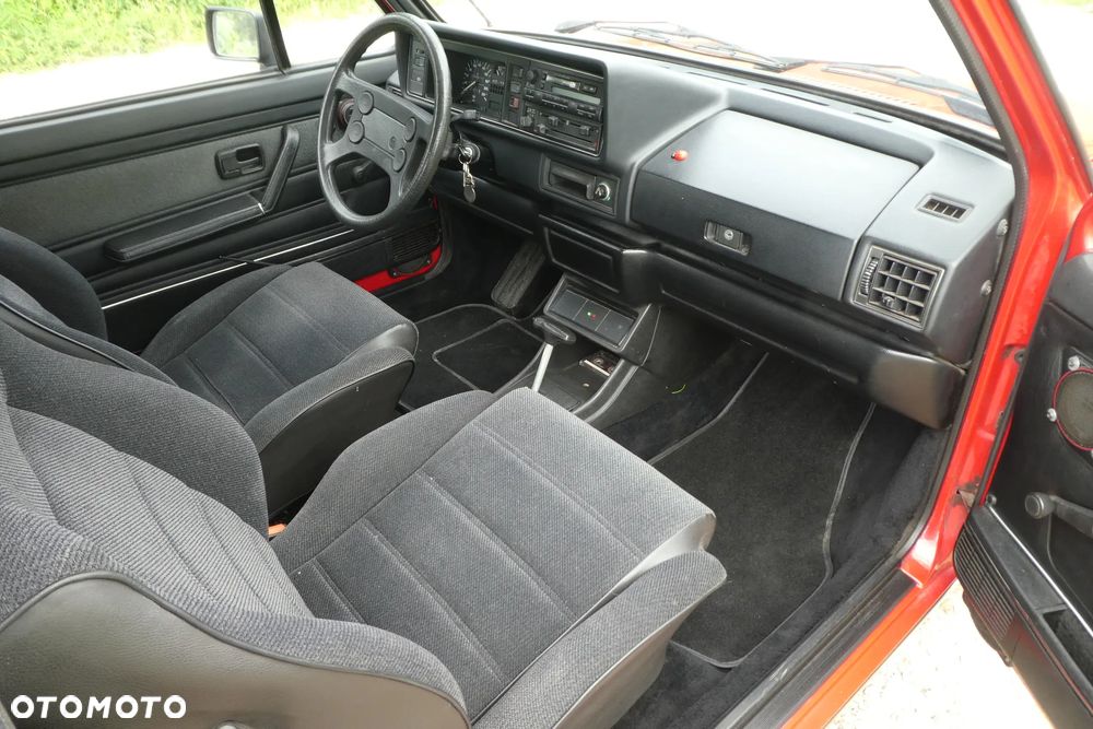 Volkswagen Golf 1.6 Base / C - 36