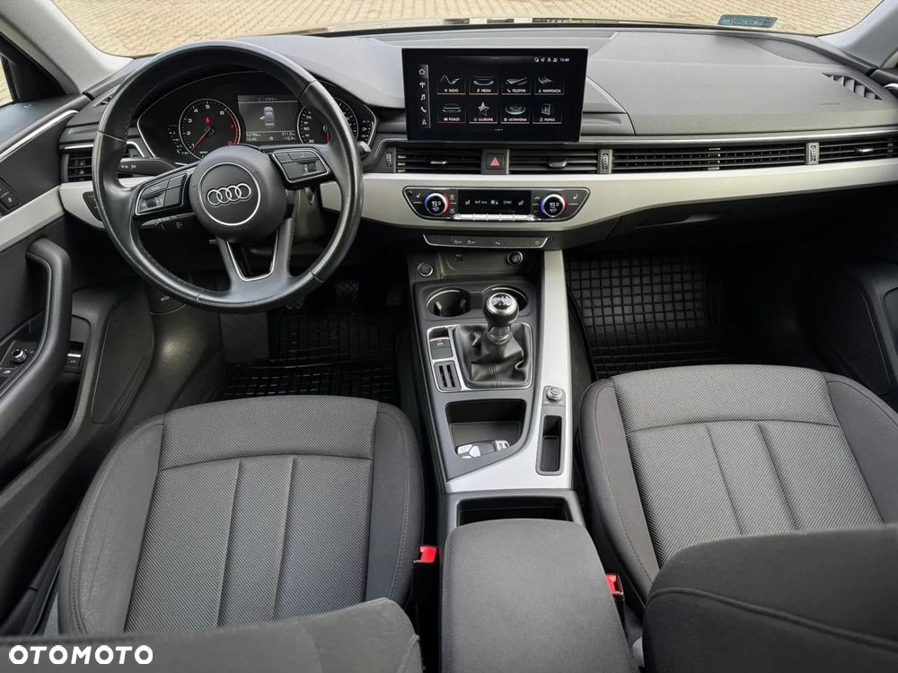 Audi A4 Limousine - 5