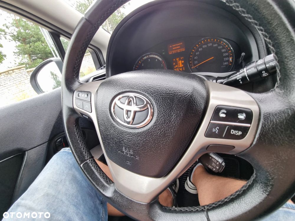 Toyota Avensis - 5