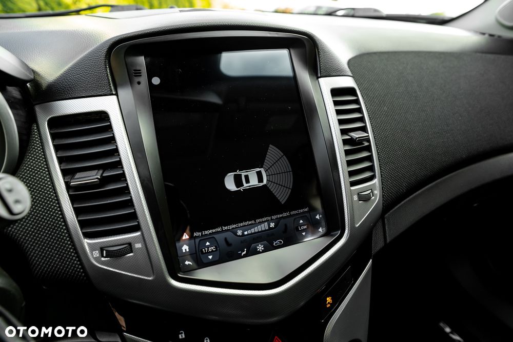 Chevrolet Cruze 1.8 LS - 30