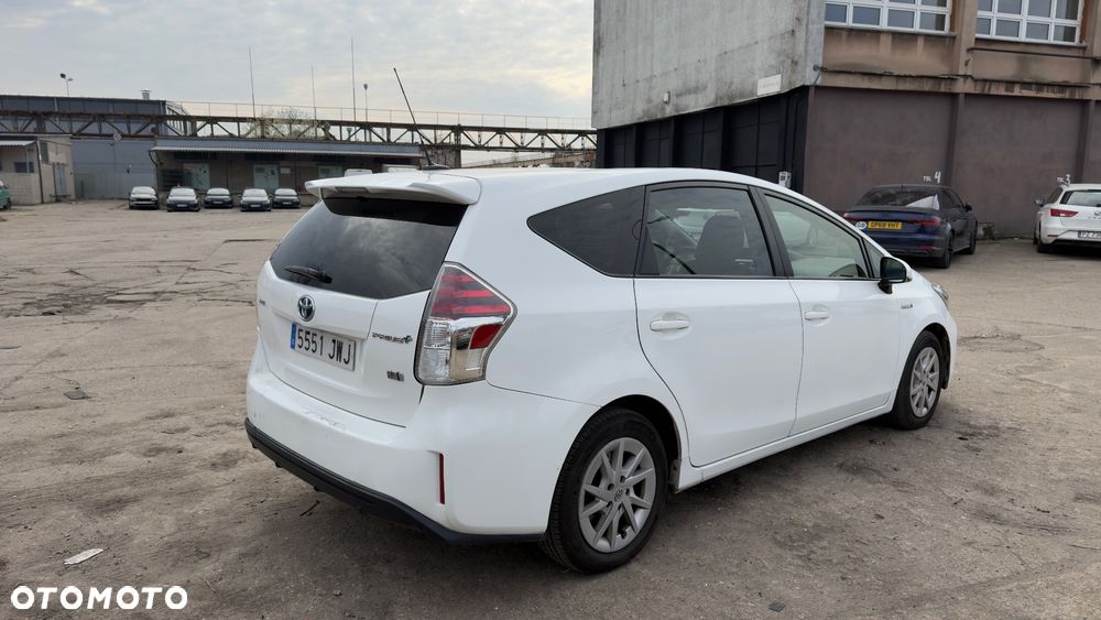 Toyota Prius+ (Hybrid) - 5