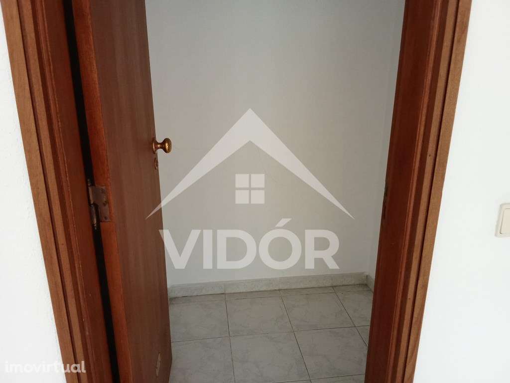 Loja com 30 m² no Mercado Municipal da Baixa da Banheira - Grande imagem: 4/8