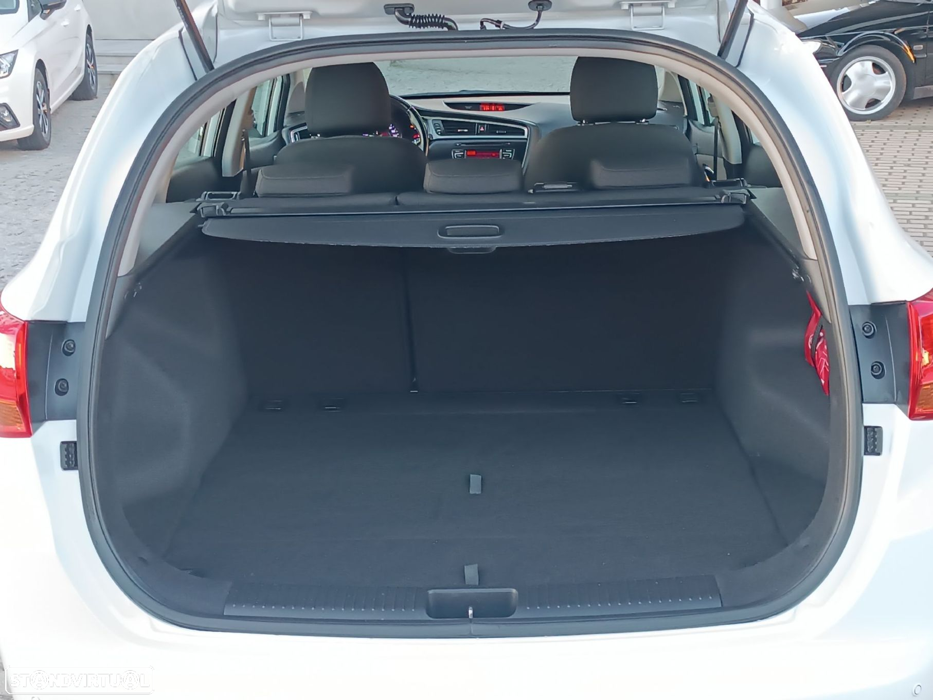Kia Ceed SW 1.4 CRDi More Edition - 9