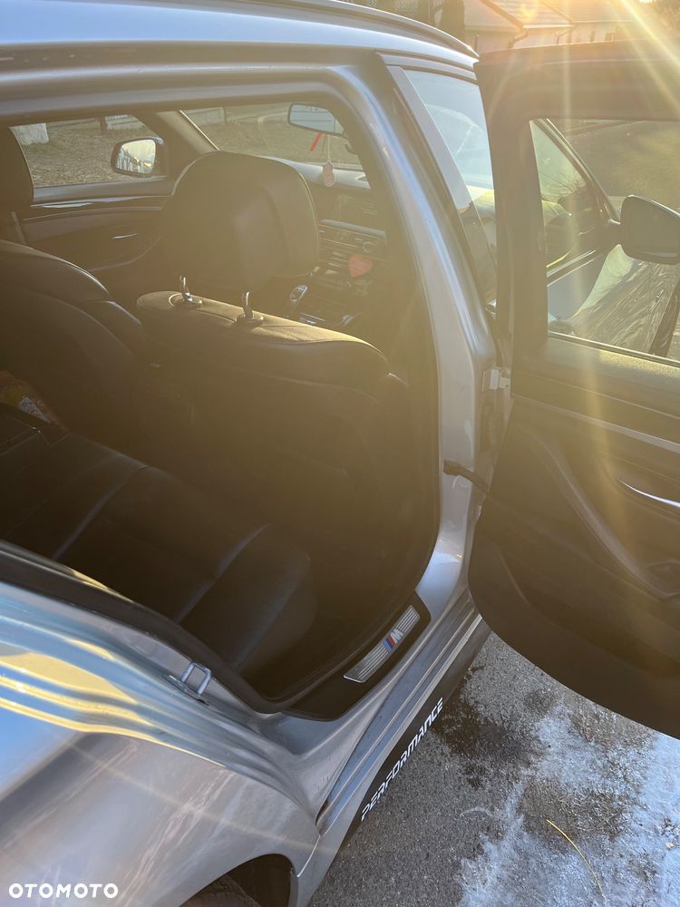 BMW Seria 5 525d xDrive Sport-Aut - 12