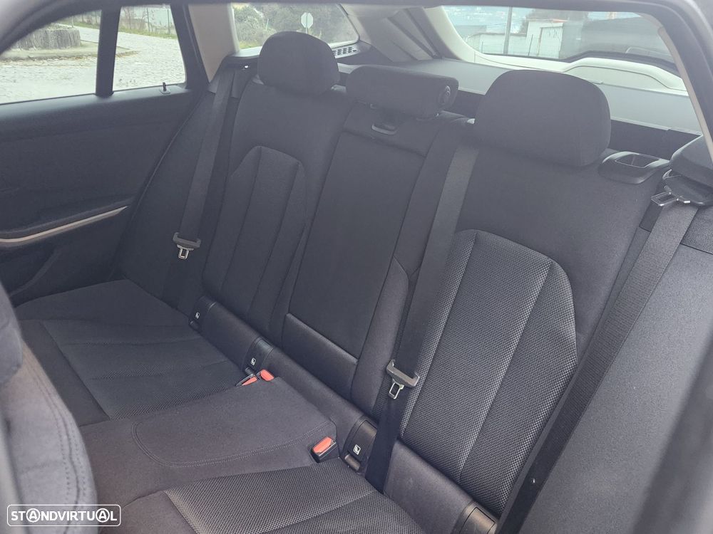 BMW 318 d Touring - 36