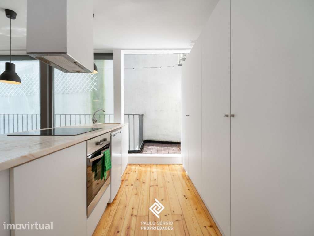 T2 Duplex na Baixa do Porto - Totalmente Mobilado com Licença de Al... - Grande imagem: 3/20