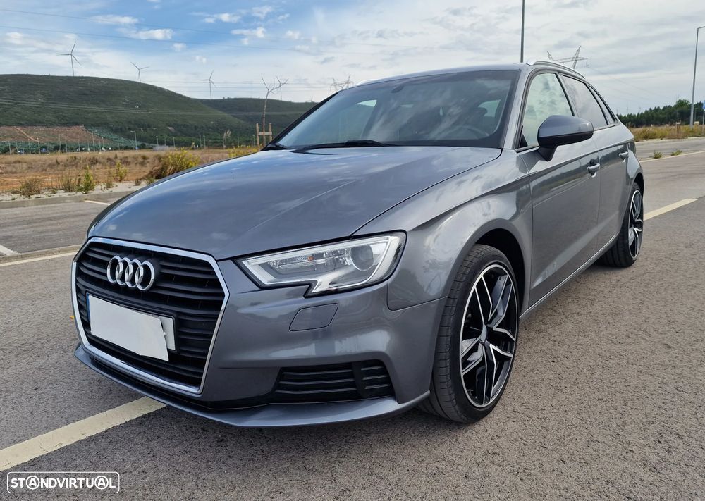 Audi A3 Sportback 1.6 TDI B.Line Attraction - 1