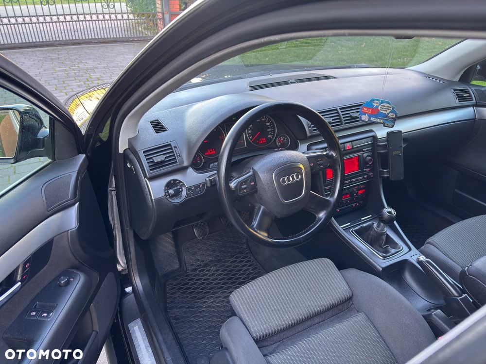 Audi A4 Avant 2.0 TDI - 8
