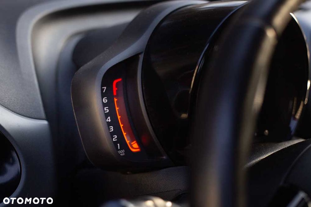 Toyota Aygo x-play connect - 14