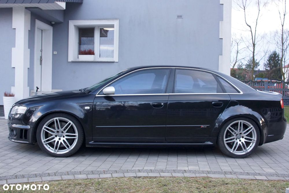 Audi RS4 Limousine - 6