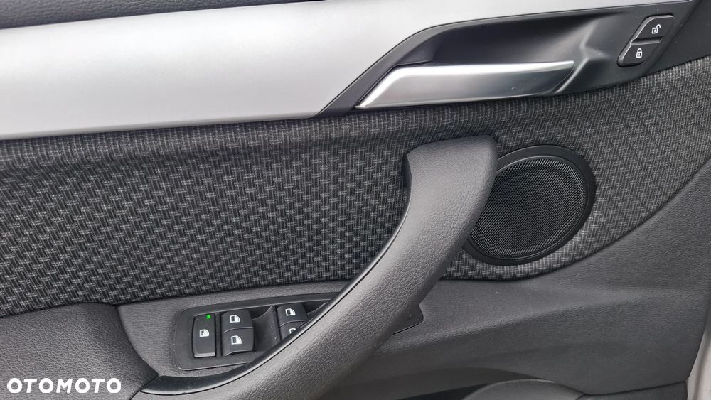 BMW X1 sDrive18i Advantage - 24