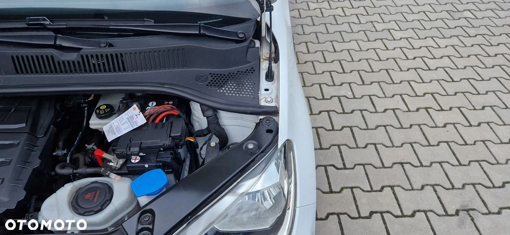Volkswagen up! GTI - 28