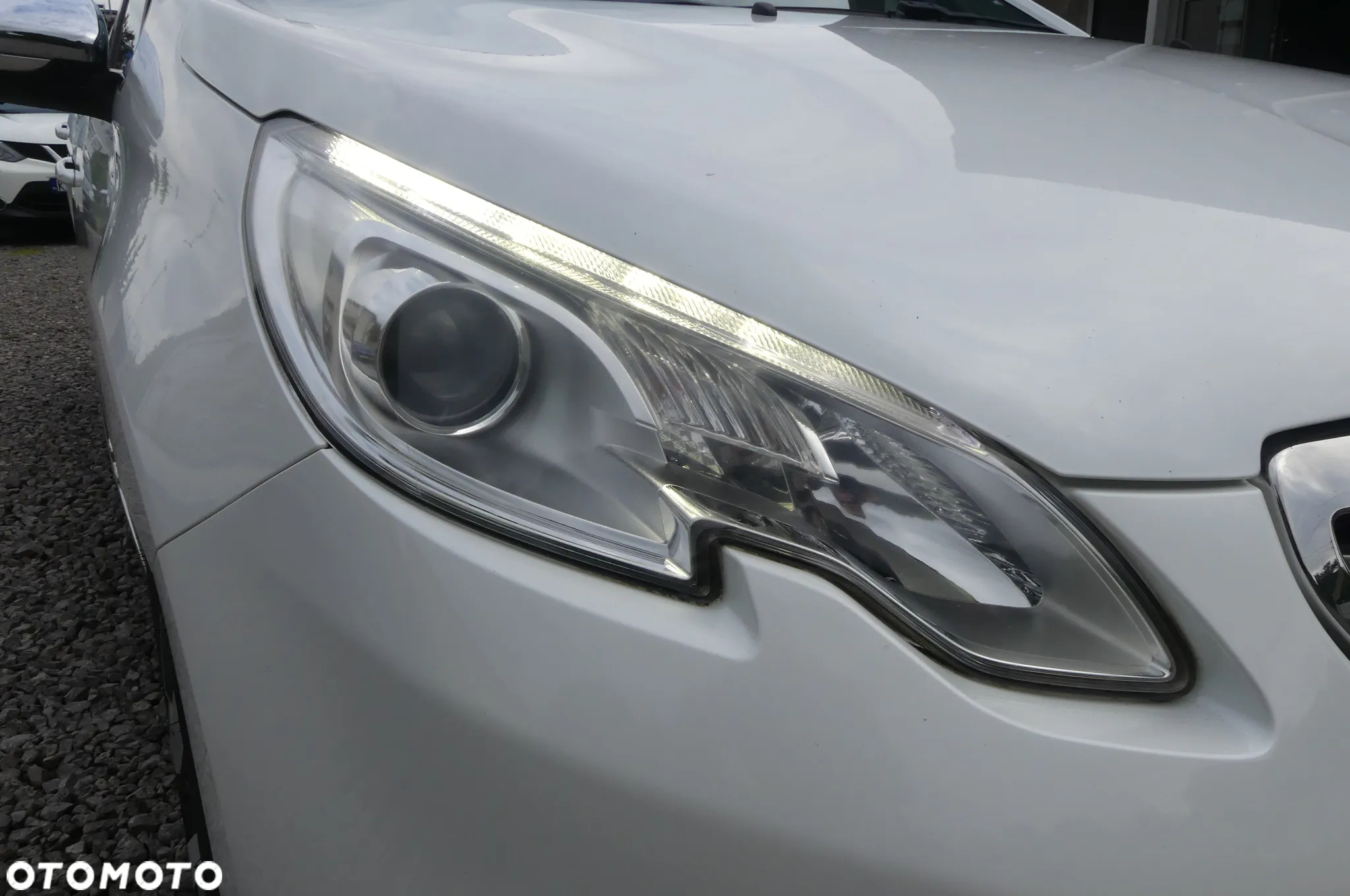 Peugeot 2008 1.6 VTi Allure - 23