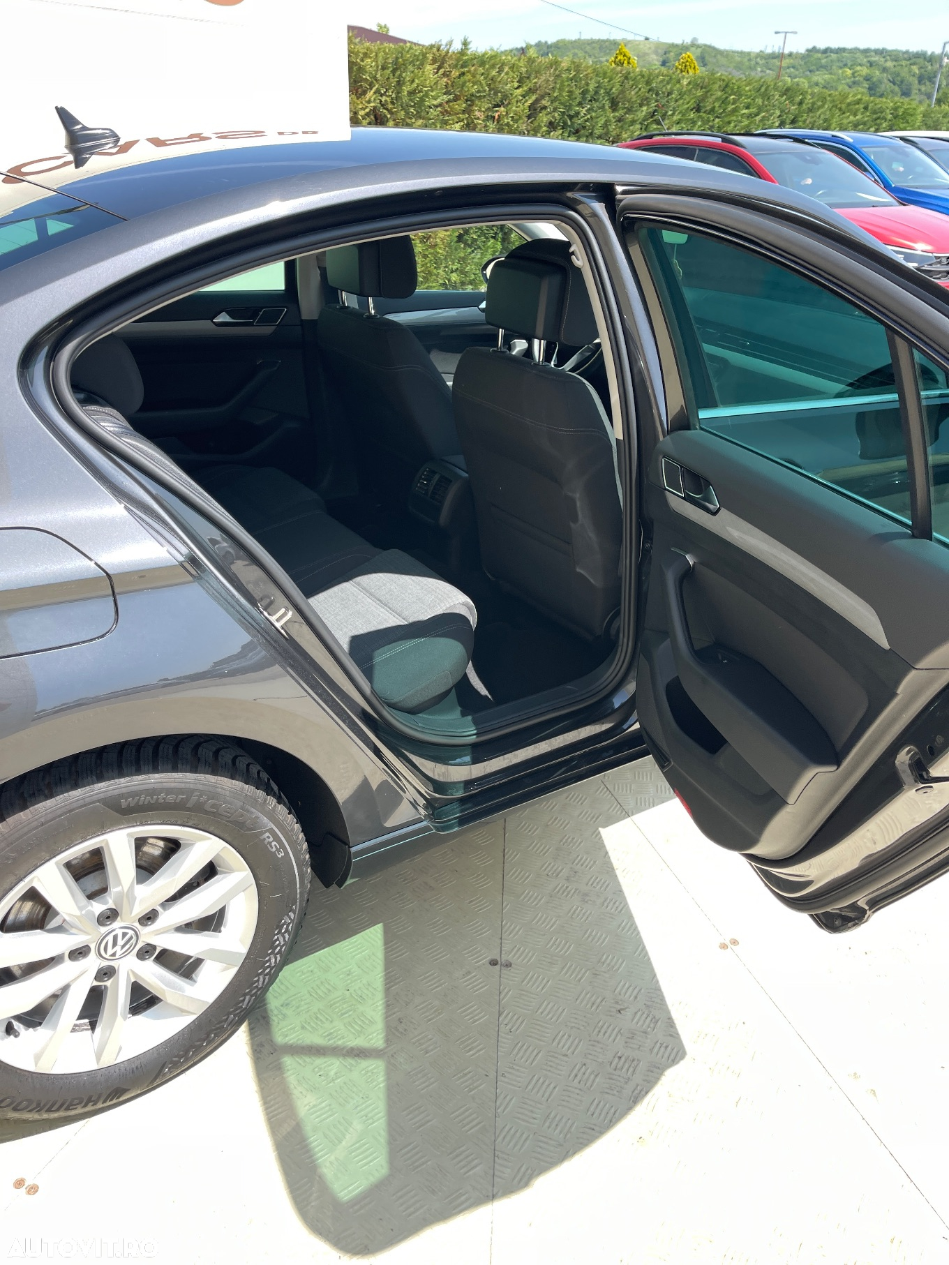 Volkswagen Passat - 24