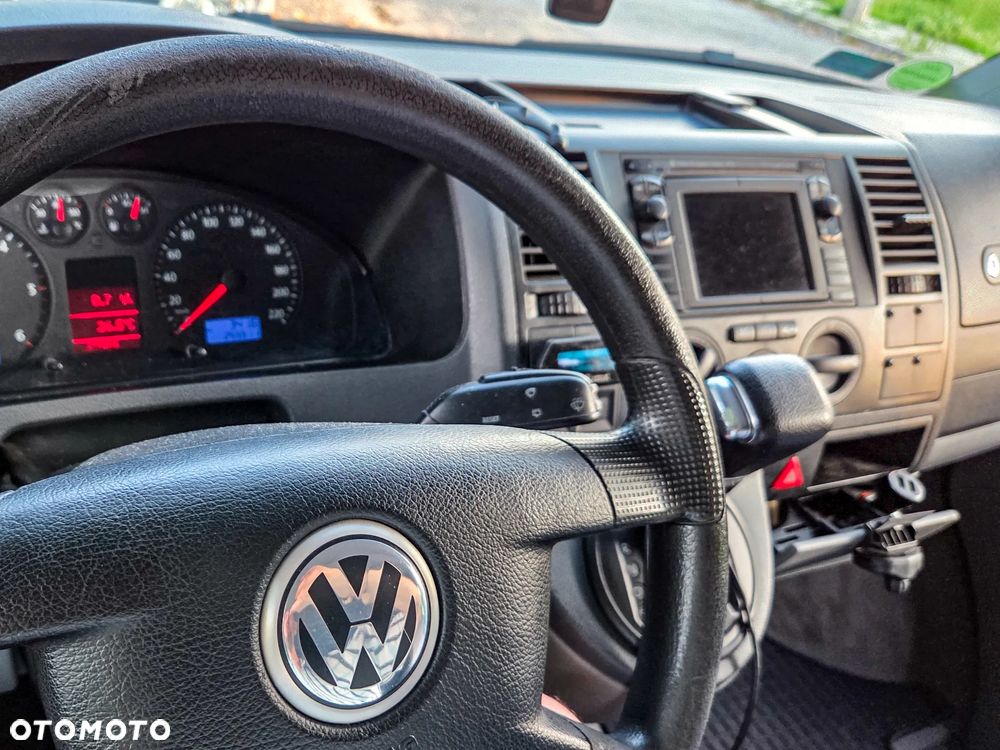 Volkswagen Caravelle - 7