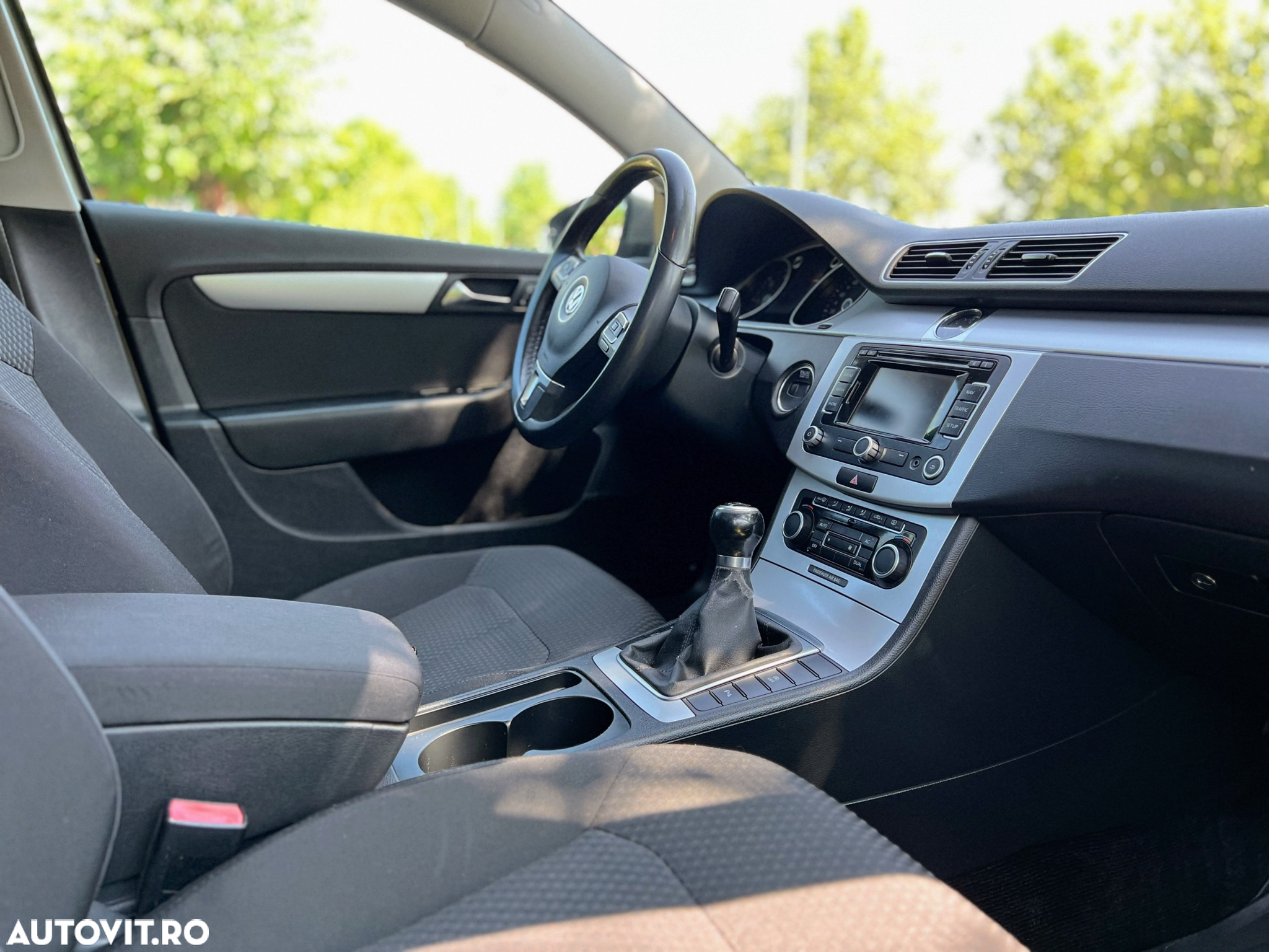 Volkswagen Passat - 4