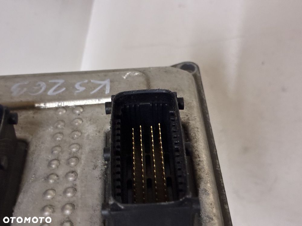 OPEL KOMPUTER  STEROWNIK  SILNIKA 55564081 - 4