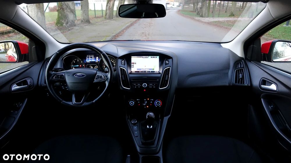 Ford Focus SW - 9
