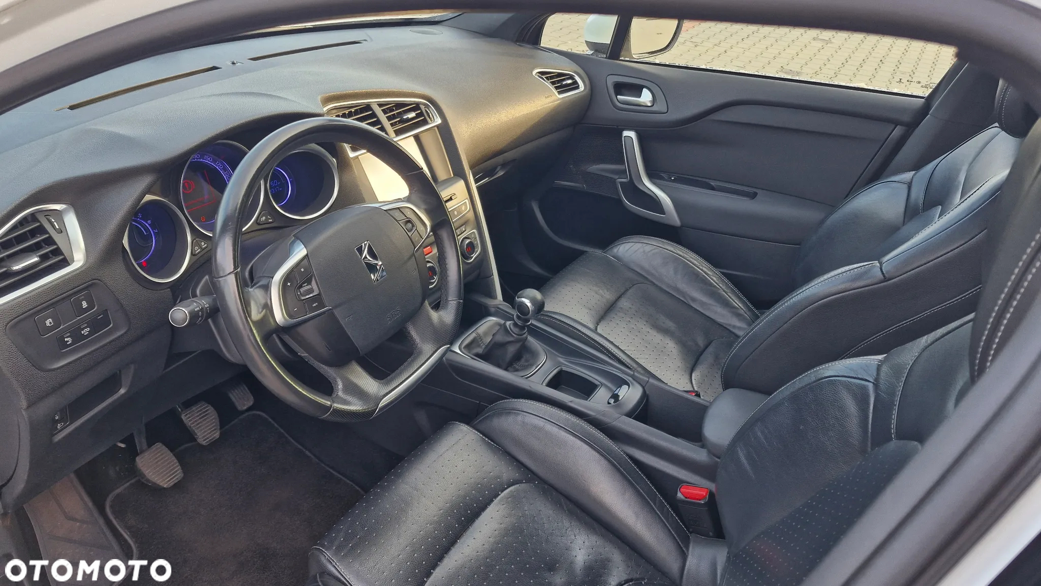 Citroën DS4 e-HDi 115 Chic - 11