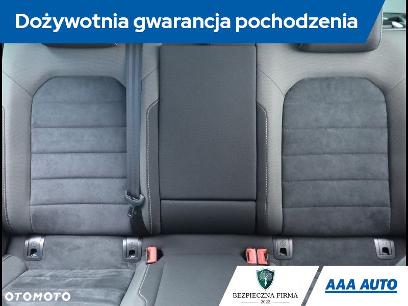 Volkswagen Golf - 11