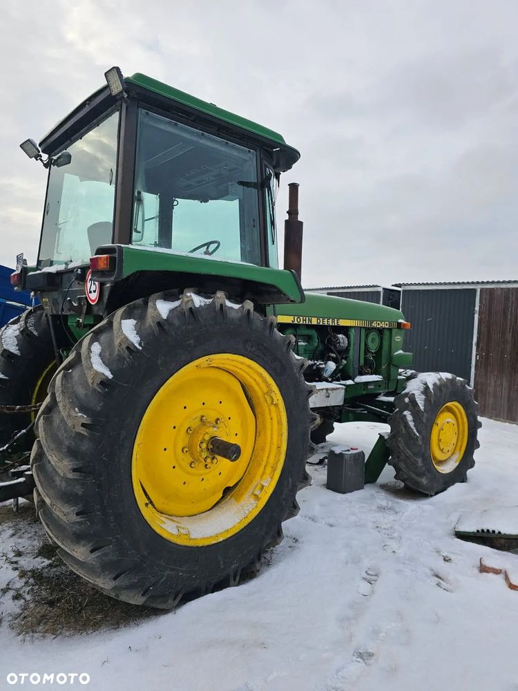John Deere 4040 - 3