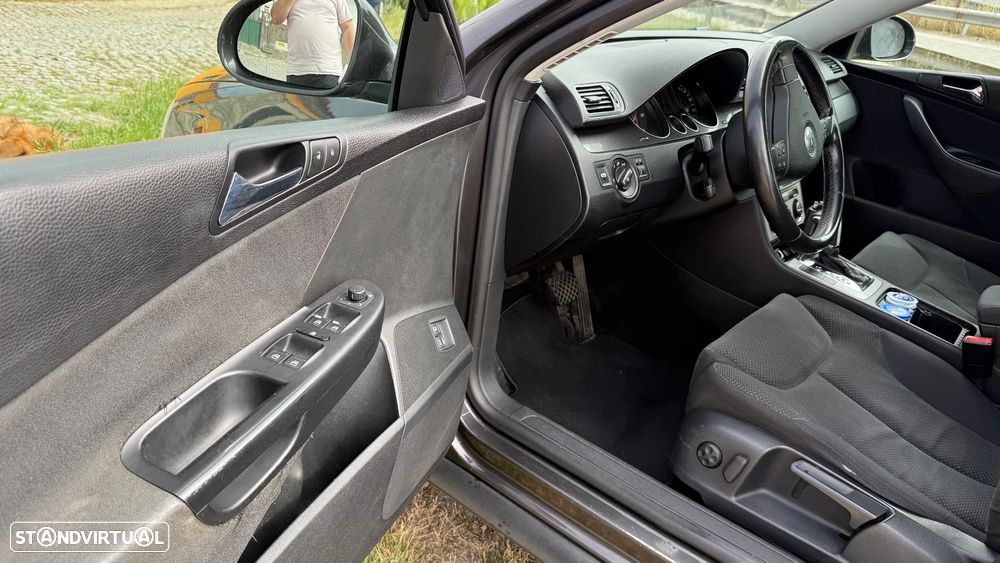 VW Passat 2.0 TDI Confortline DSG - 27