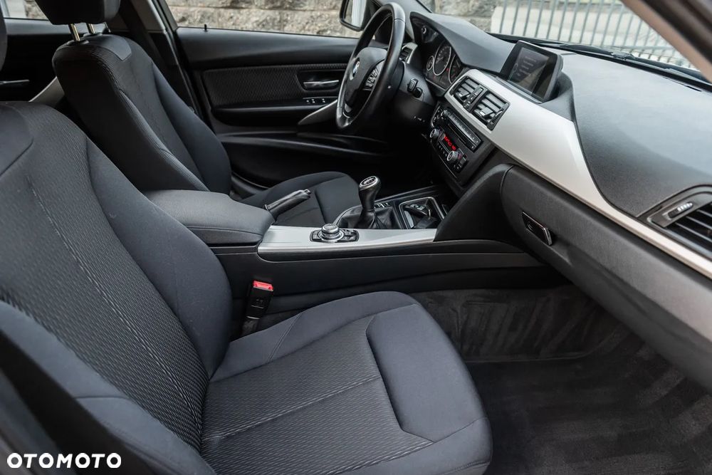 BMW Seria 3 - 29