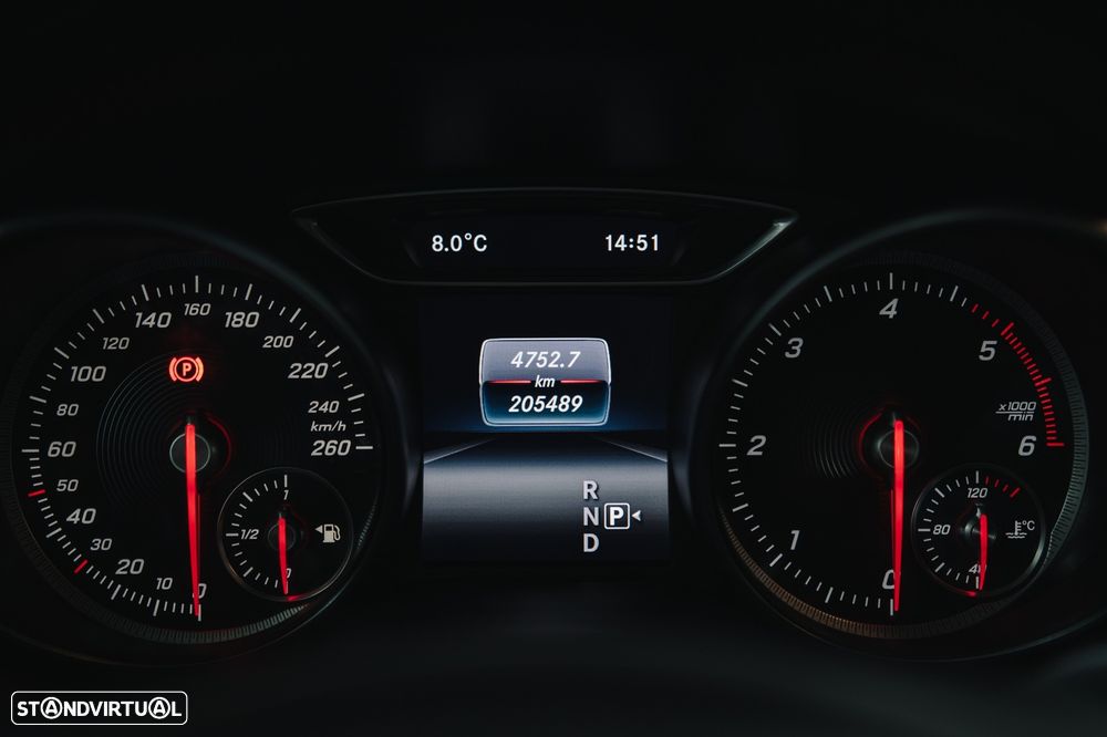 Mercedes-Benz CLA 180 d Shooting Brake Urban Aut. - 12