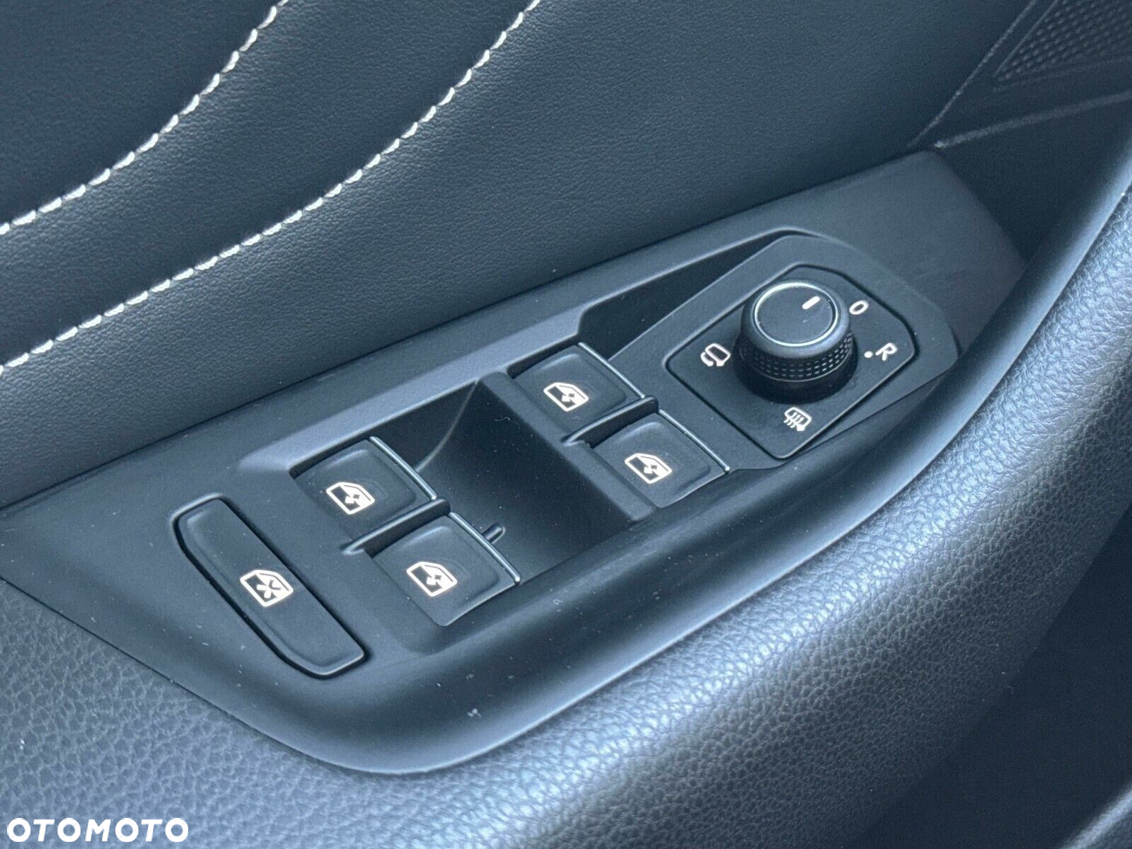 Volkswagen Passat 2.0 TSI Elegance DSG - 19