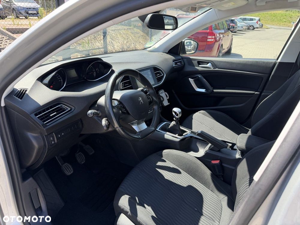 Peugeot 308 1.6 e-HDi Active S&S - 32