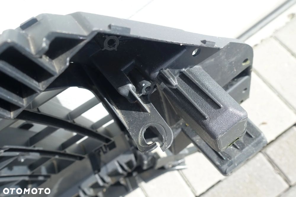 ATRAPA GRILL AUDI Q3 11-14r.  8U0853653H - 9