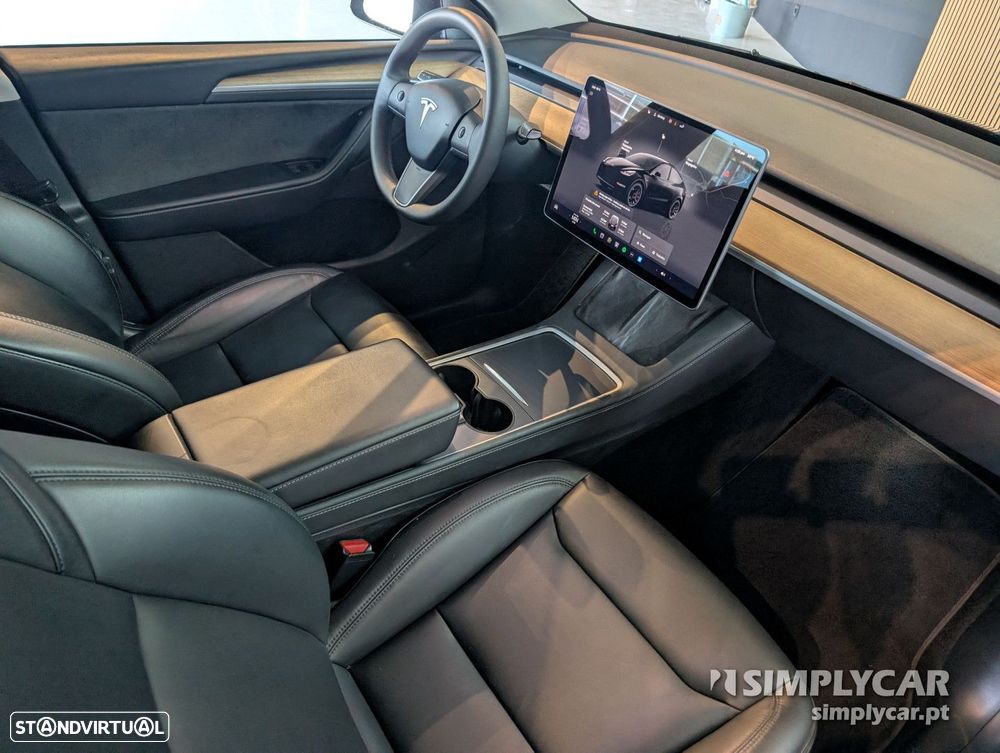 Tesla Model 3 - 9