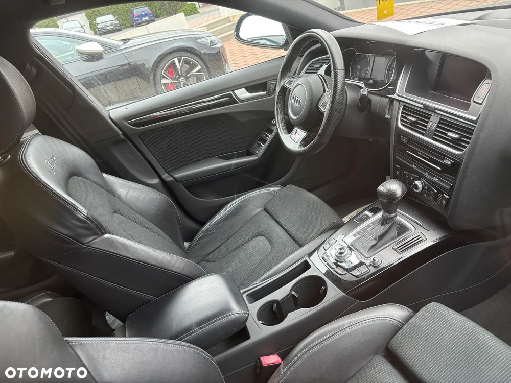 Audi A4 Avant 2.0 TDI DPF clean diesel quattro S tronic S line Sportpaket - 3