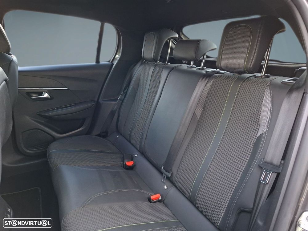 Peugeot 208 1.2 PureTech GT EAT8 - 12