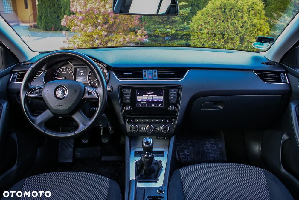 Skoda Octavia Combi 2.0 TDI Ambition - 19