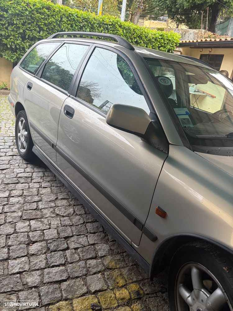 Volvo V40 2.0 - 1