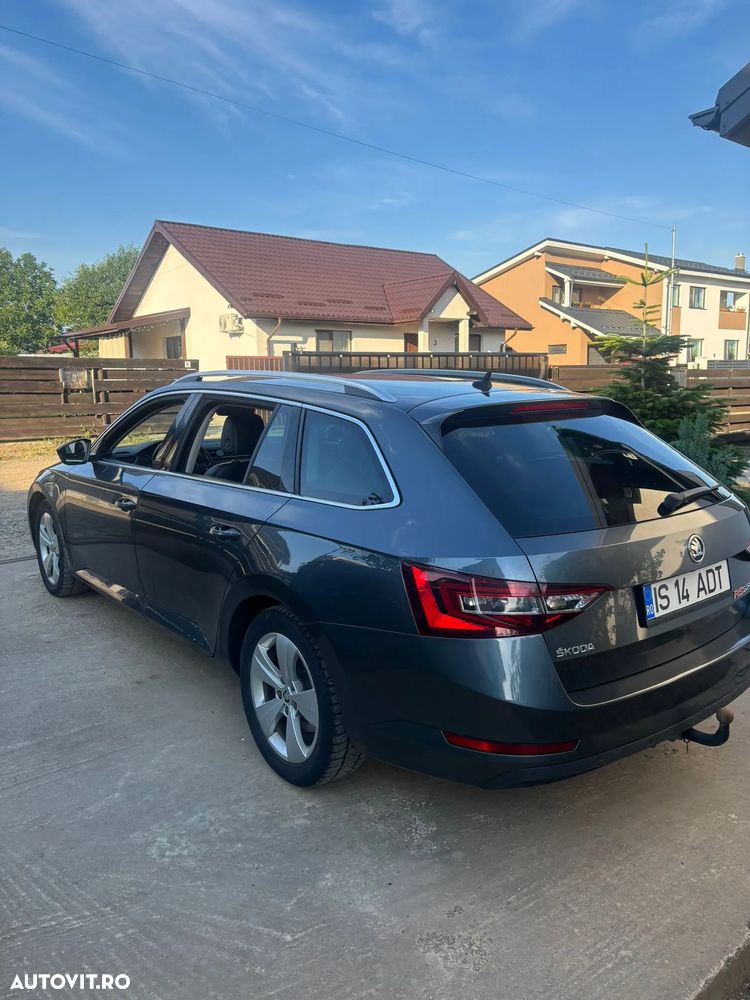 Skoda Superb 2.0 TDI DSG Ambition - 3