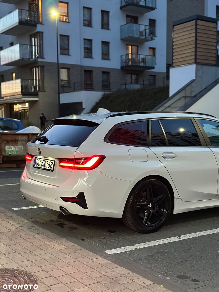 BMW Seria 3 318d Touring Advantage - 4