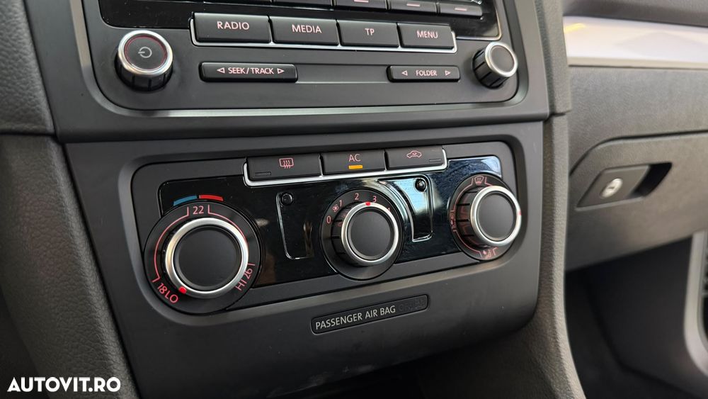 Volkswagen Golf - 22