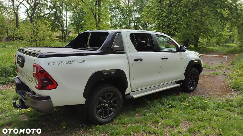 Toyota Hilux 2.8 D-4D Double Cab Invincible 4x4 - 5