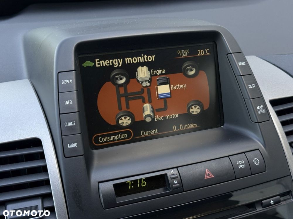 Toyota Prius (Hybrid) Sol - 27